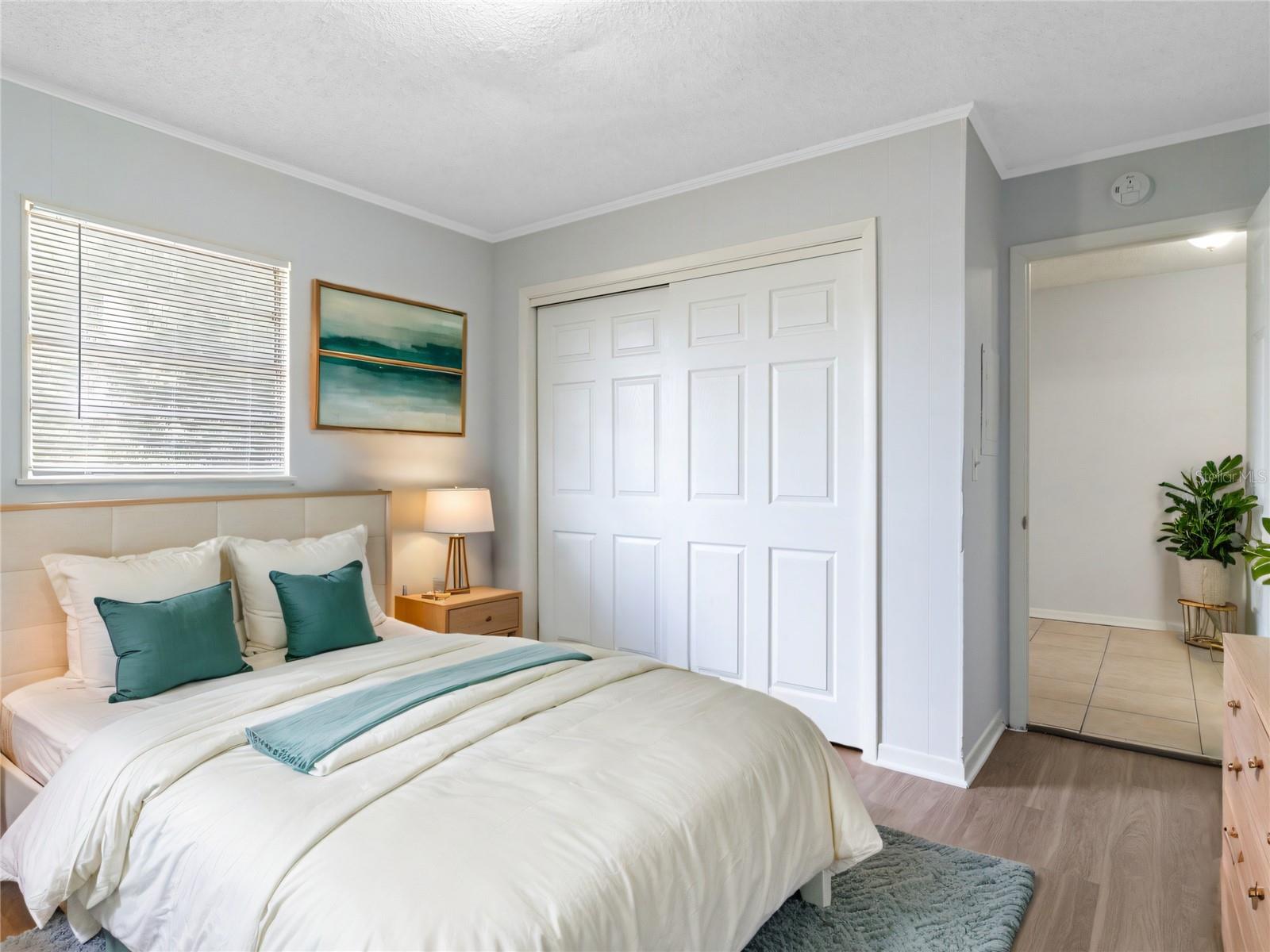 Image 6 of 18 For 955 6th Street Se 11