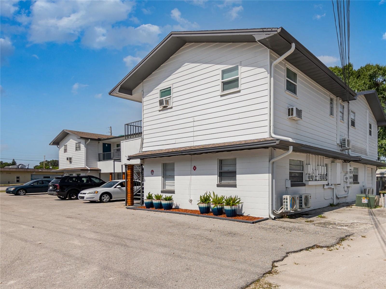 Image 11 of 17 For 955 6th Street Se 5