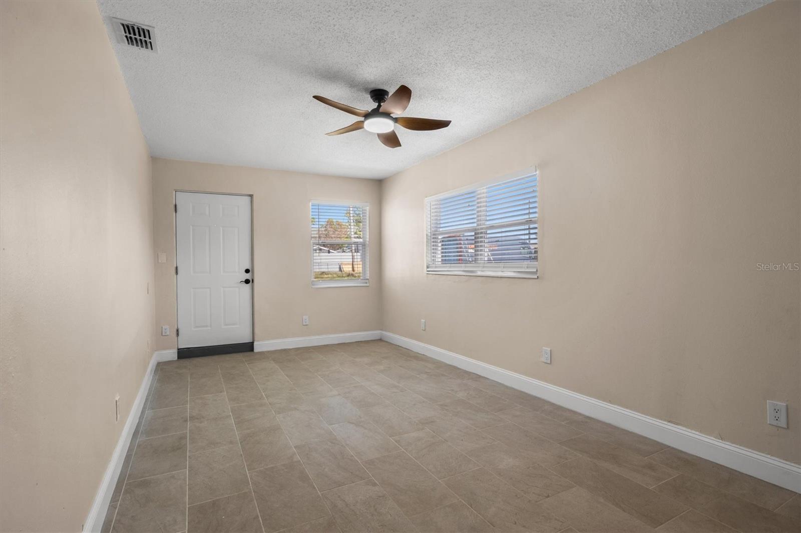 Image 11 of 32 For 731 30th Street Nw