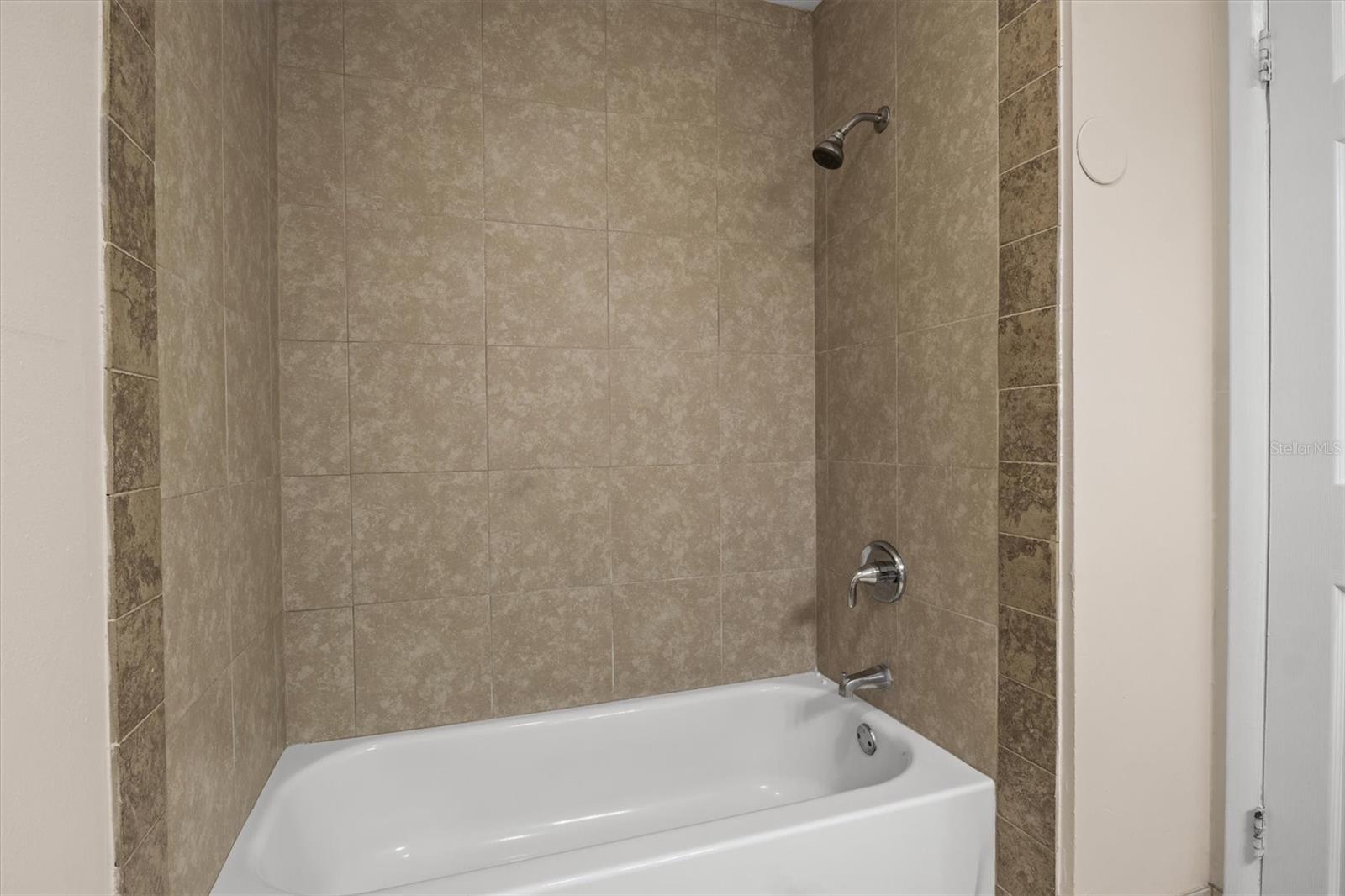 Image 19 of 32 For 731 30th Street Nw