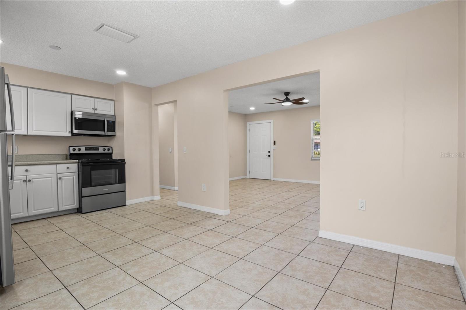 Image 7 of 32 For 731 30th Street Nw