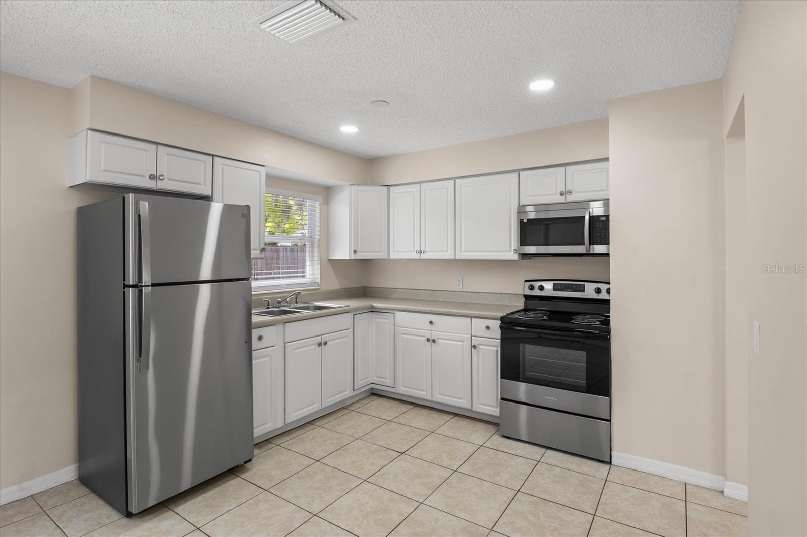 Image 9 of 32 For 731 30th Street Nw