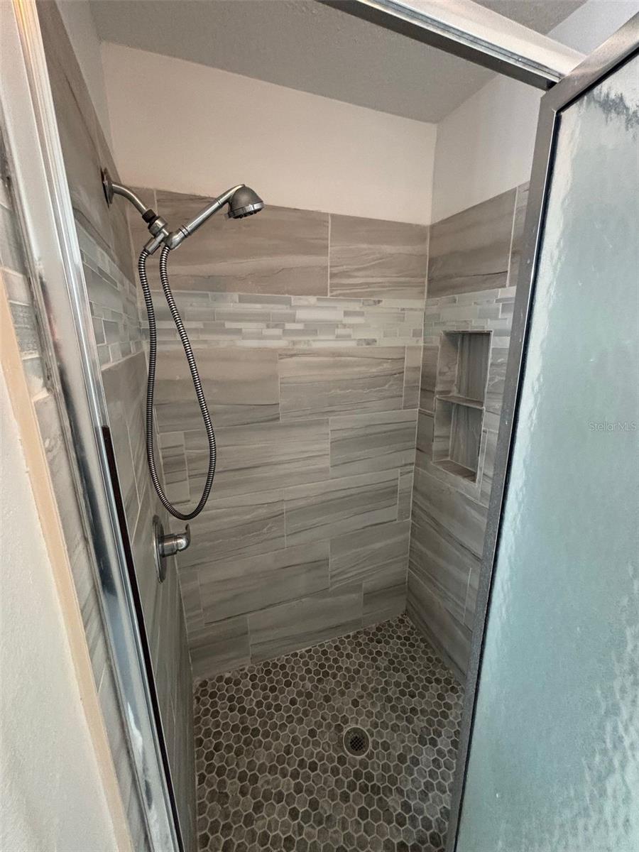 Image 16 of 26 For 205 Golf Aire Boulevard