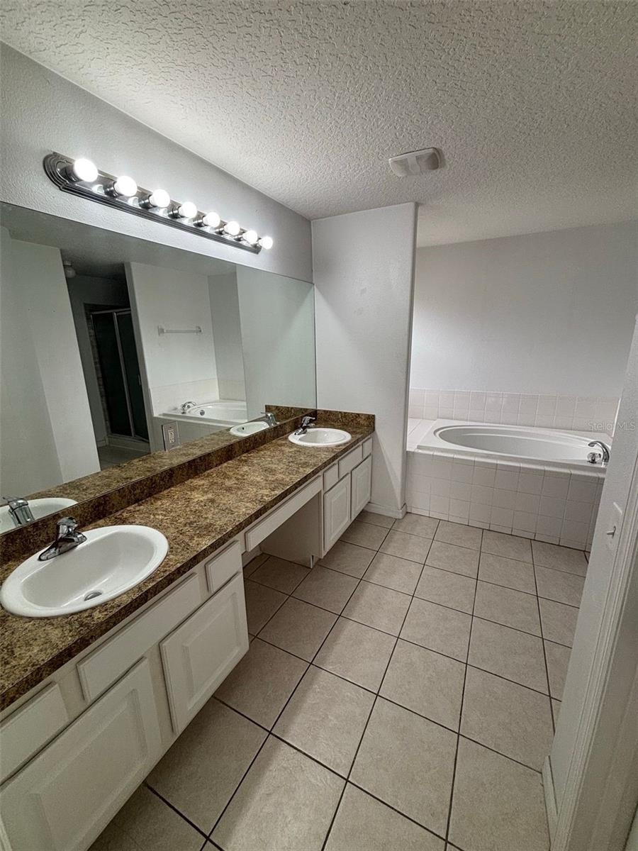 Image 17 of 26 For 205 Golf Aire Boulevard