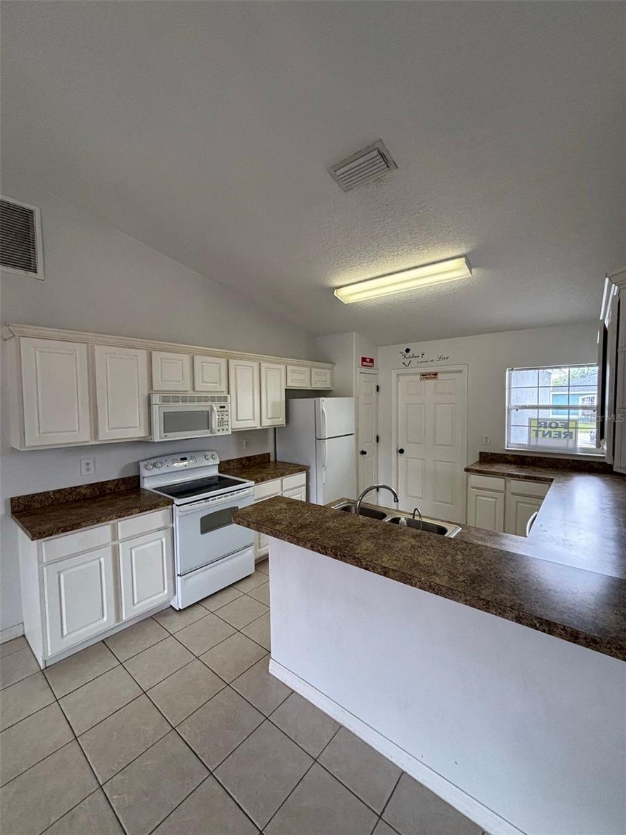 Image 8 of 26 For 205 Golf Aire Boulevard