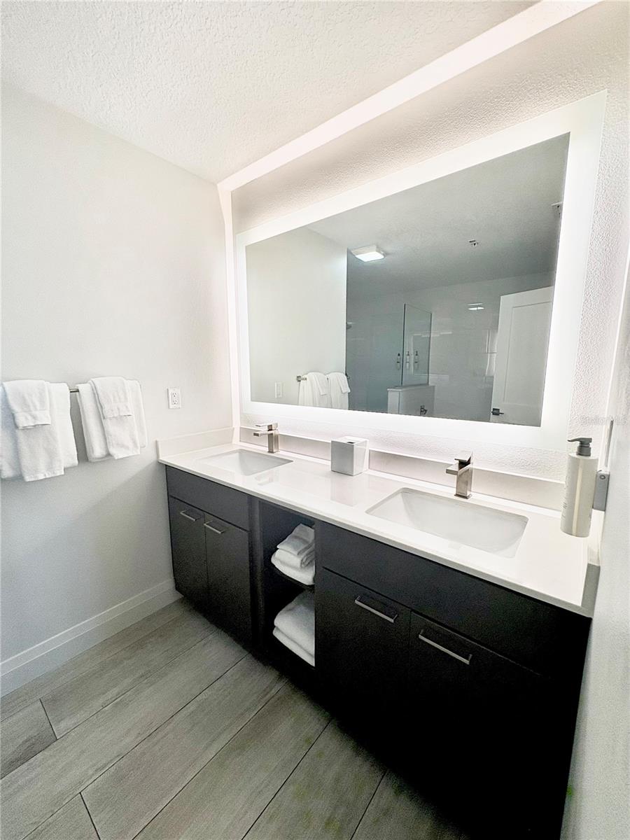 Image 15 of 17 For 14501 Grove Resort Avenue 3524