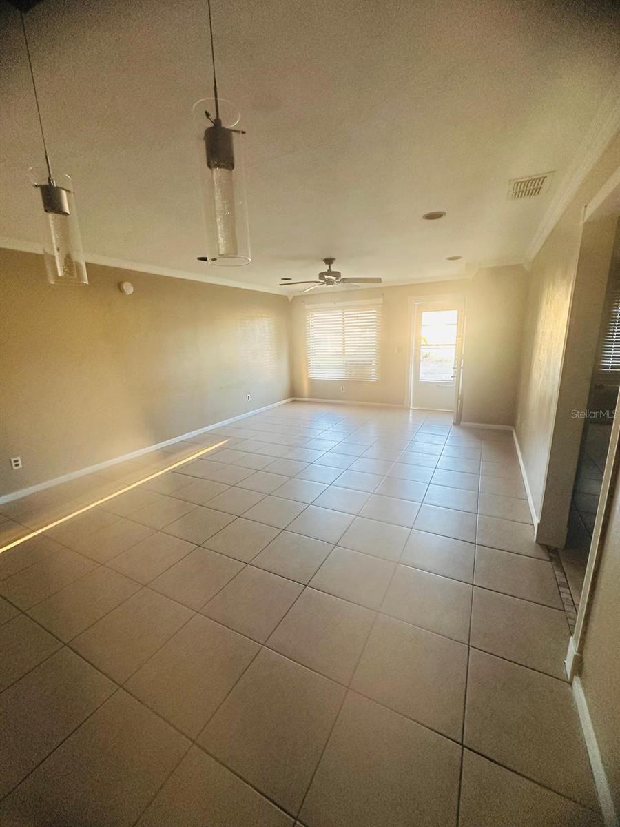 Image 3 of 10 For 502 Winter Terrace 121