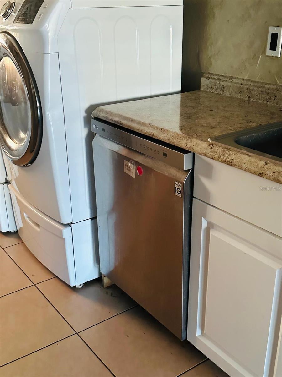 Image 8 of 10 For 502 Winter Terrace 121