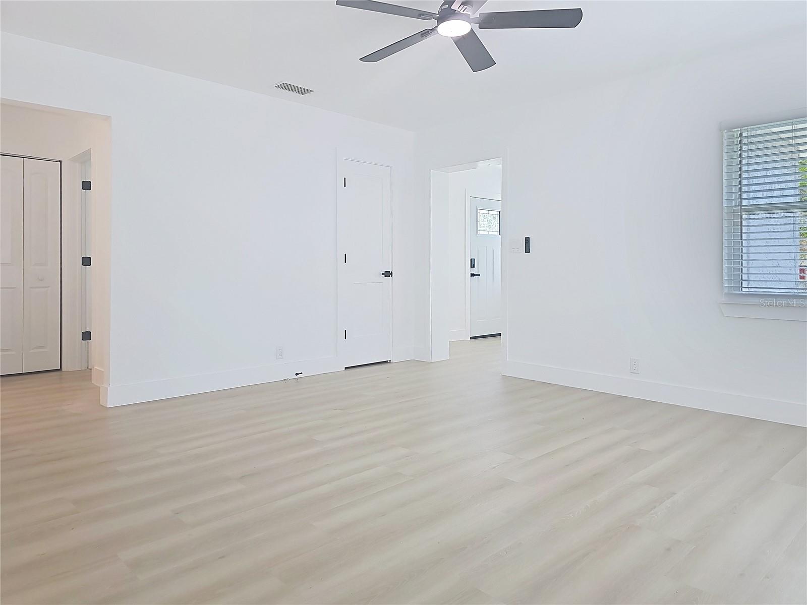 Image 13 of 38 For 1035 15th Avenue S