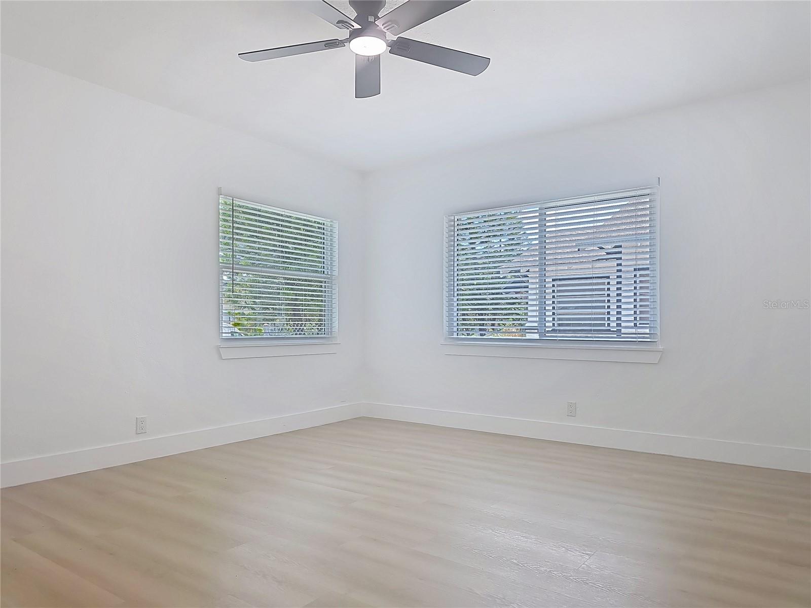 Image 16 of 38 For 1035 15th Avenue S