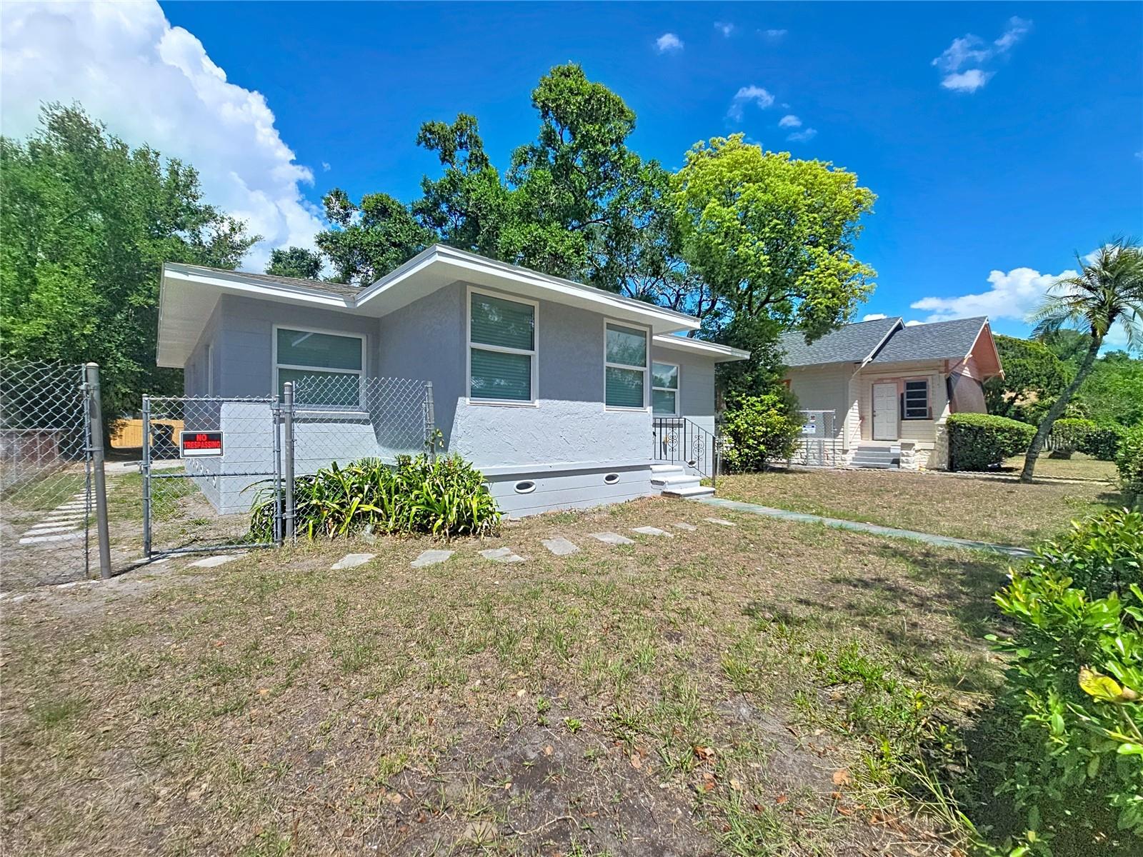 Image 2 of 38 For 1035 15th Avenue S