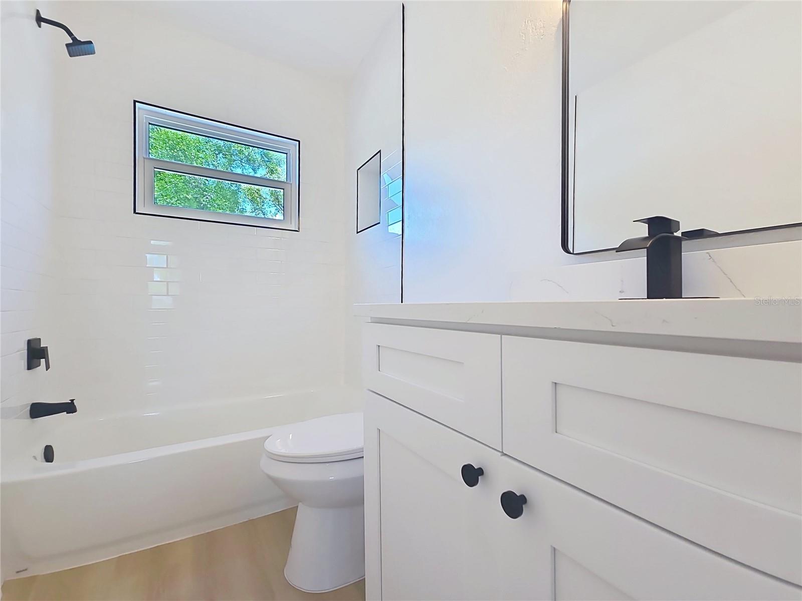 Image 33 of 38 For 1035 15th Avenue S