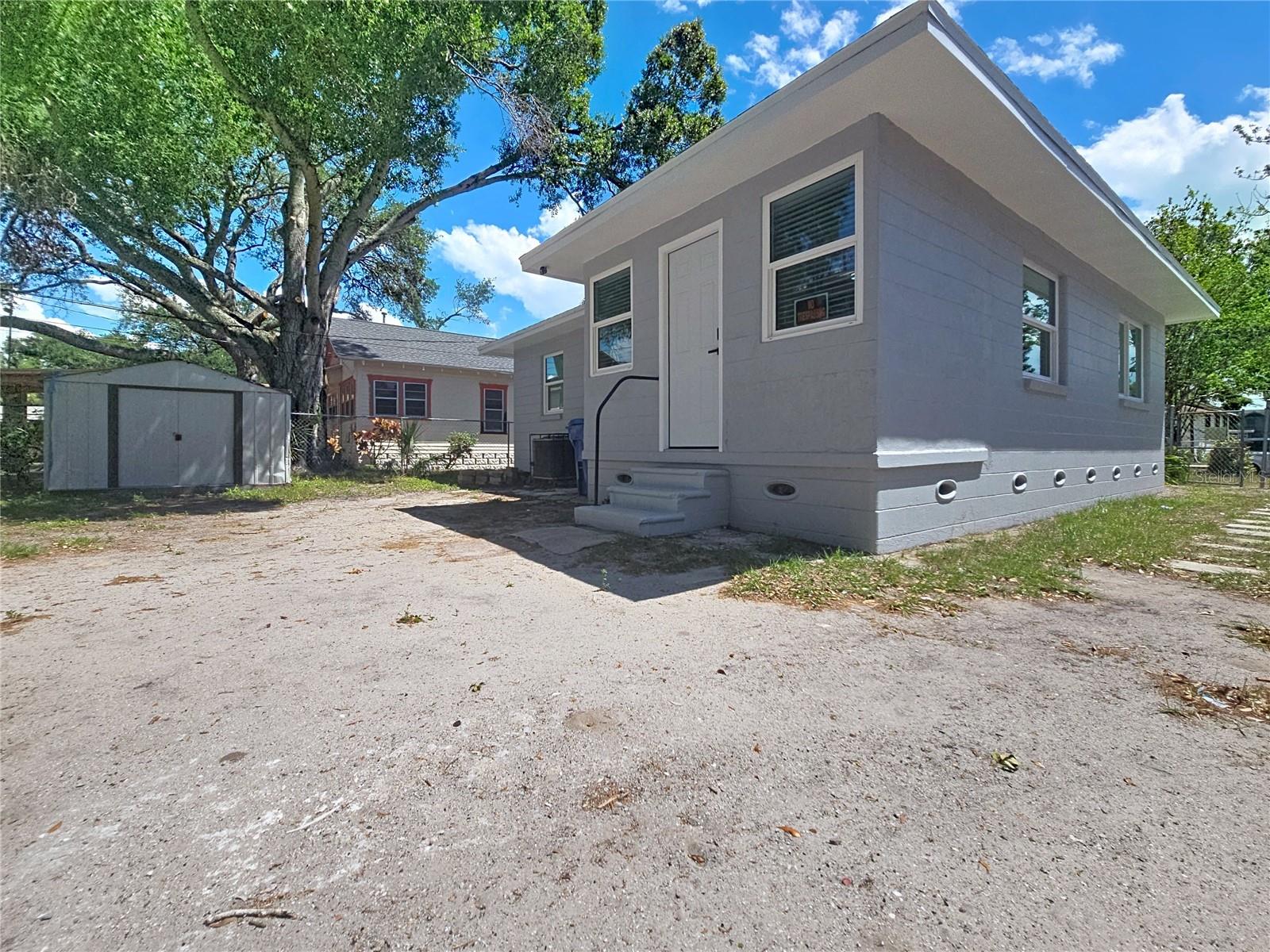 Image 4 of 38 For 1035 15th Avenue S