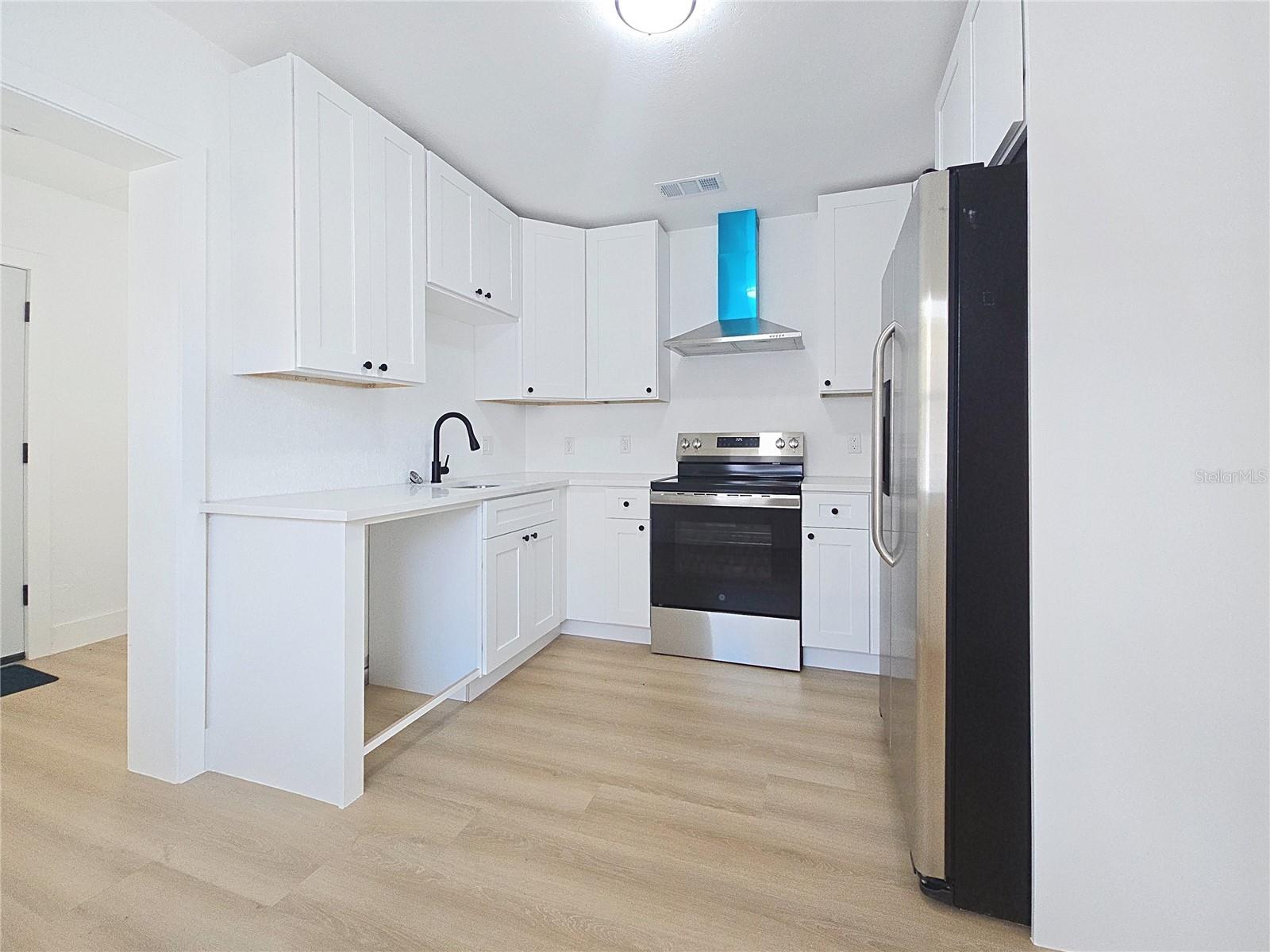 Image 6 of 38 For 1035 15th Avenue S