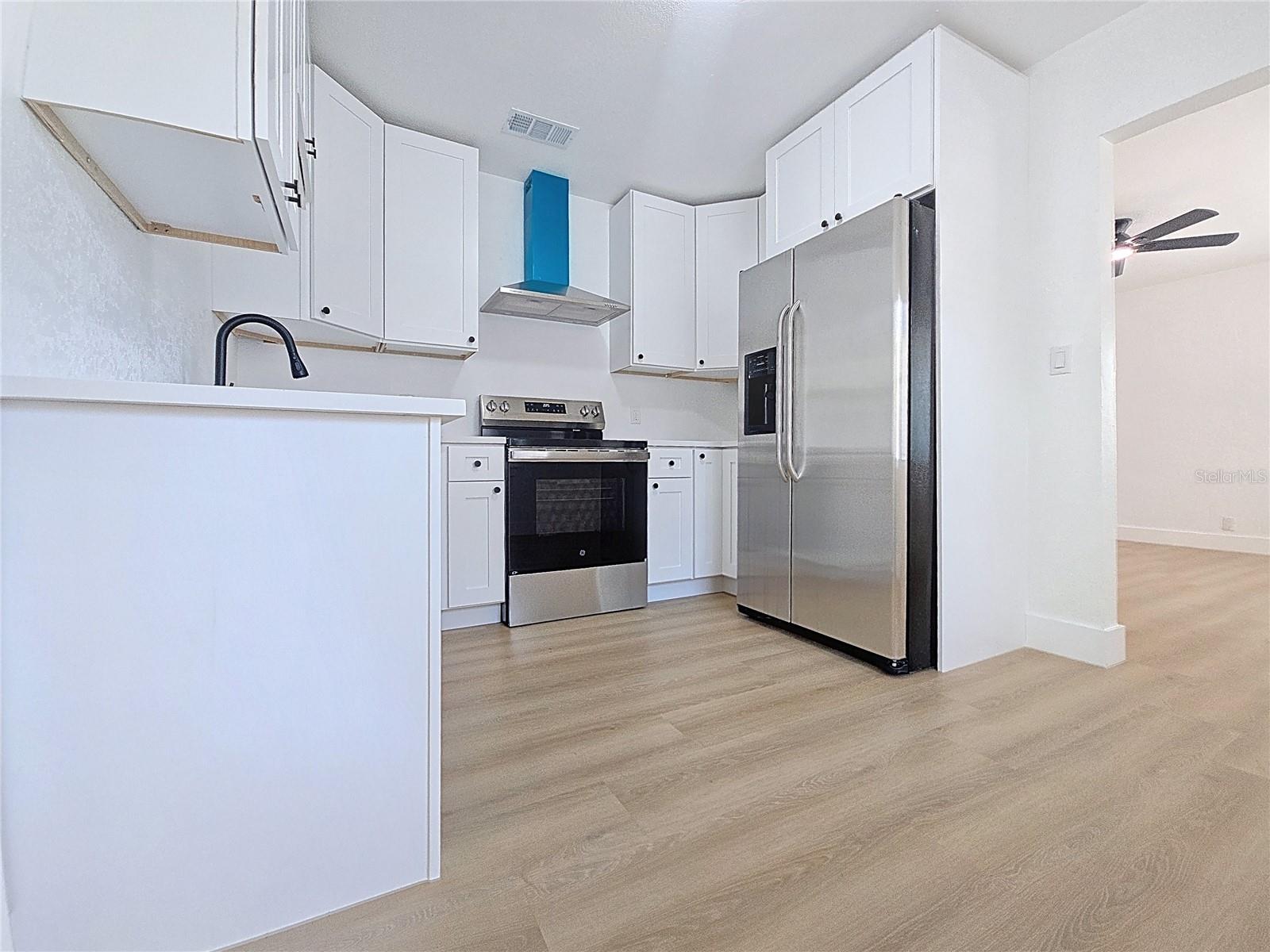 Image 7 of 38 For 1035 15th Avenue S