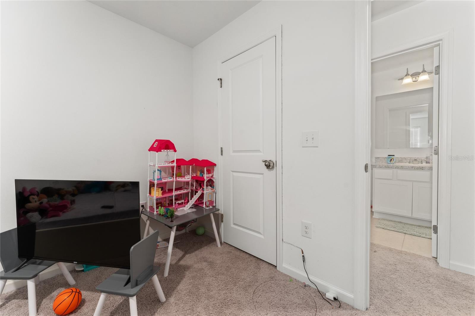 Image 15 of 20 For 381 Grand Pine Lane