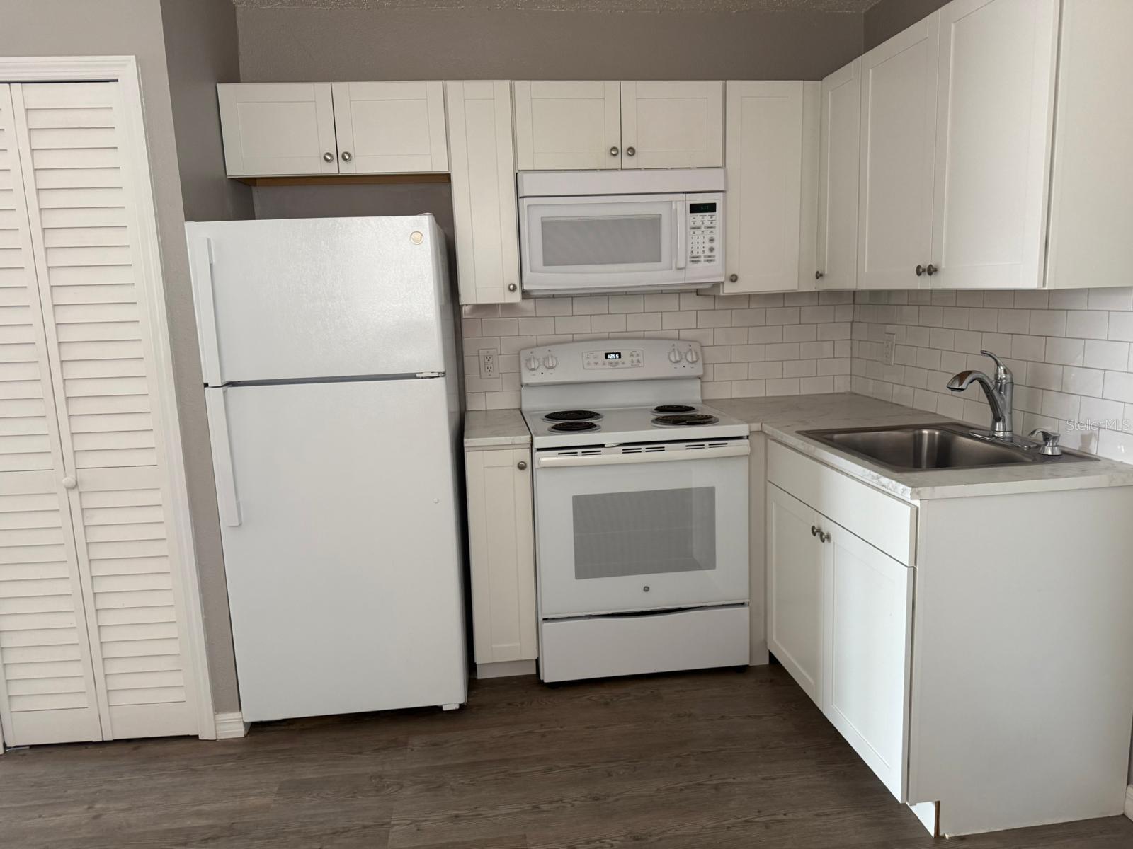 Image 6 of 15 For 500 Las Palmas Circle 675