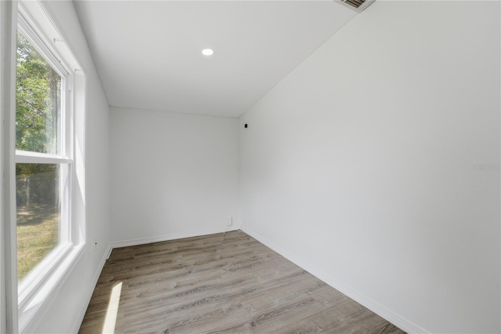 Image 15 of 78 For 3105 Walk In Water Road