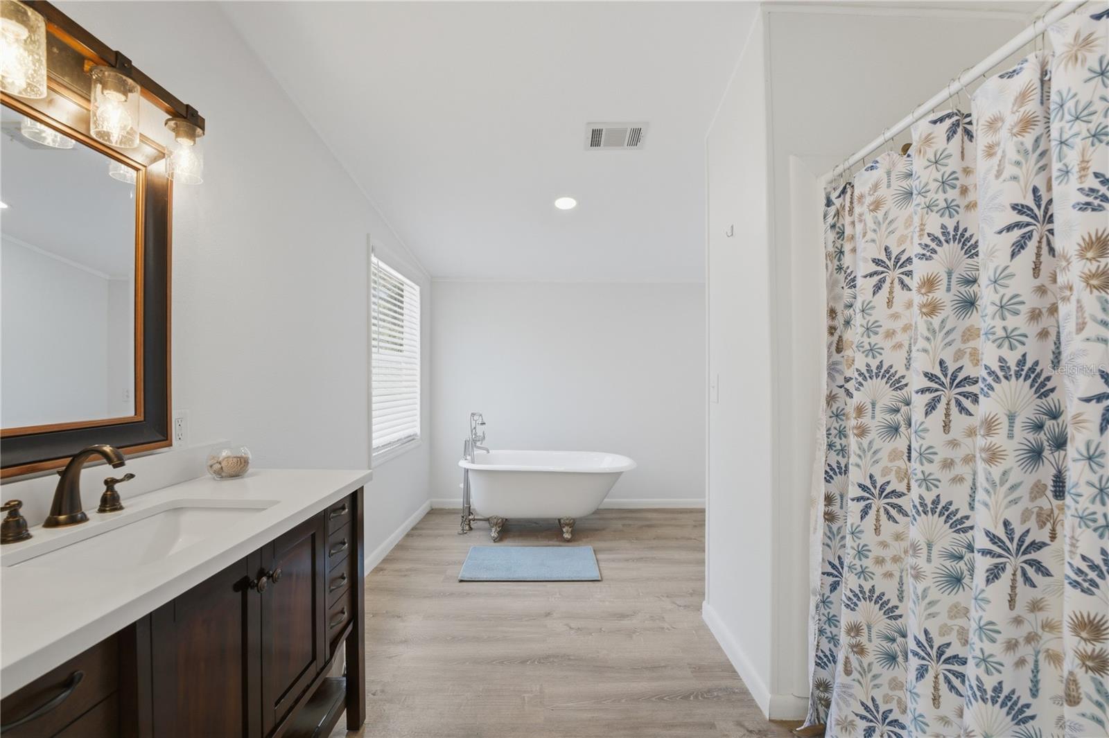 Image 24 of 78 For 3105 Walk In Water Road