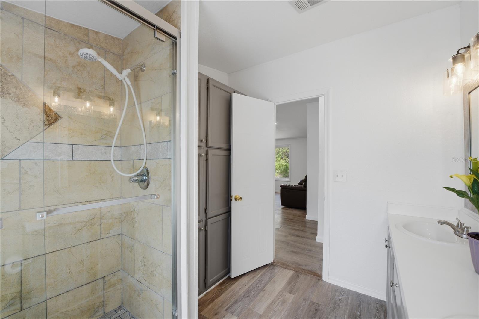 Image 33 of 78 For 3105 Walk In Water Road