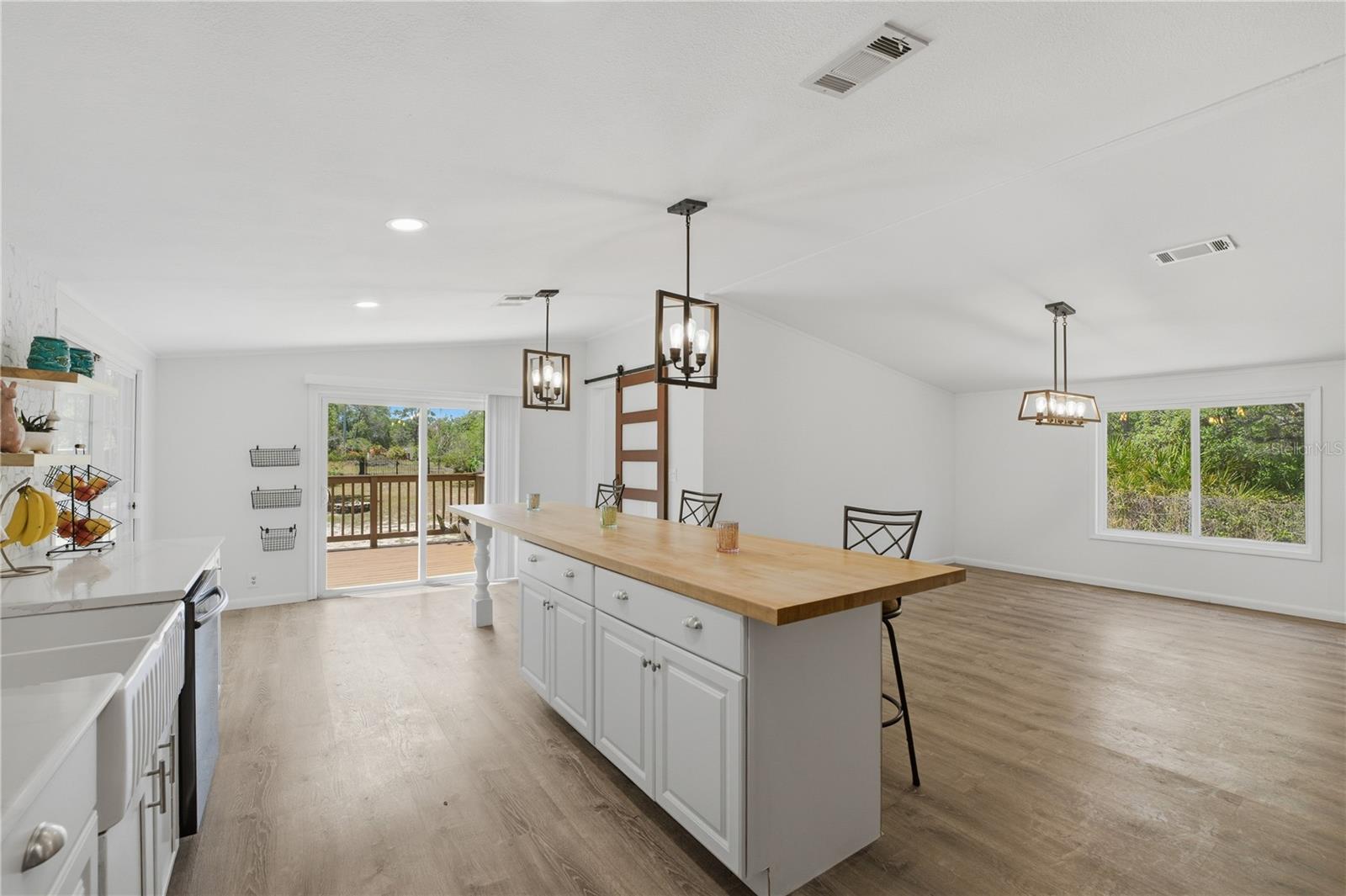 Image 8 of 78 For 3105 Walk In Water Road