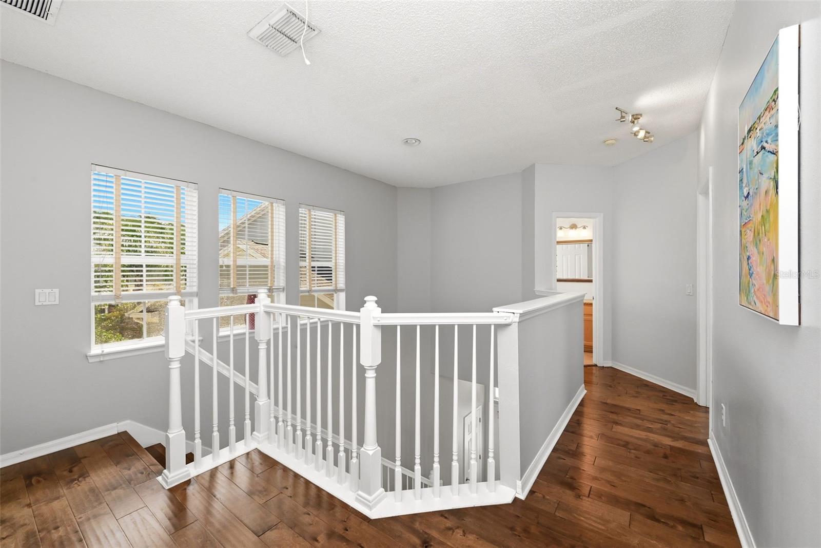 Image 23 of 51 For 103 Grinnell Place