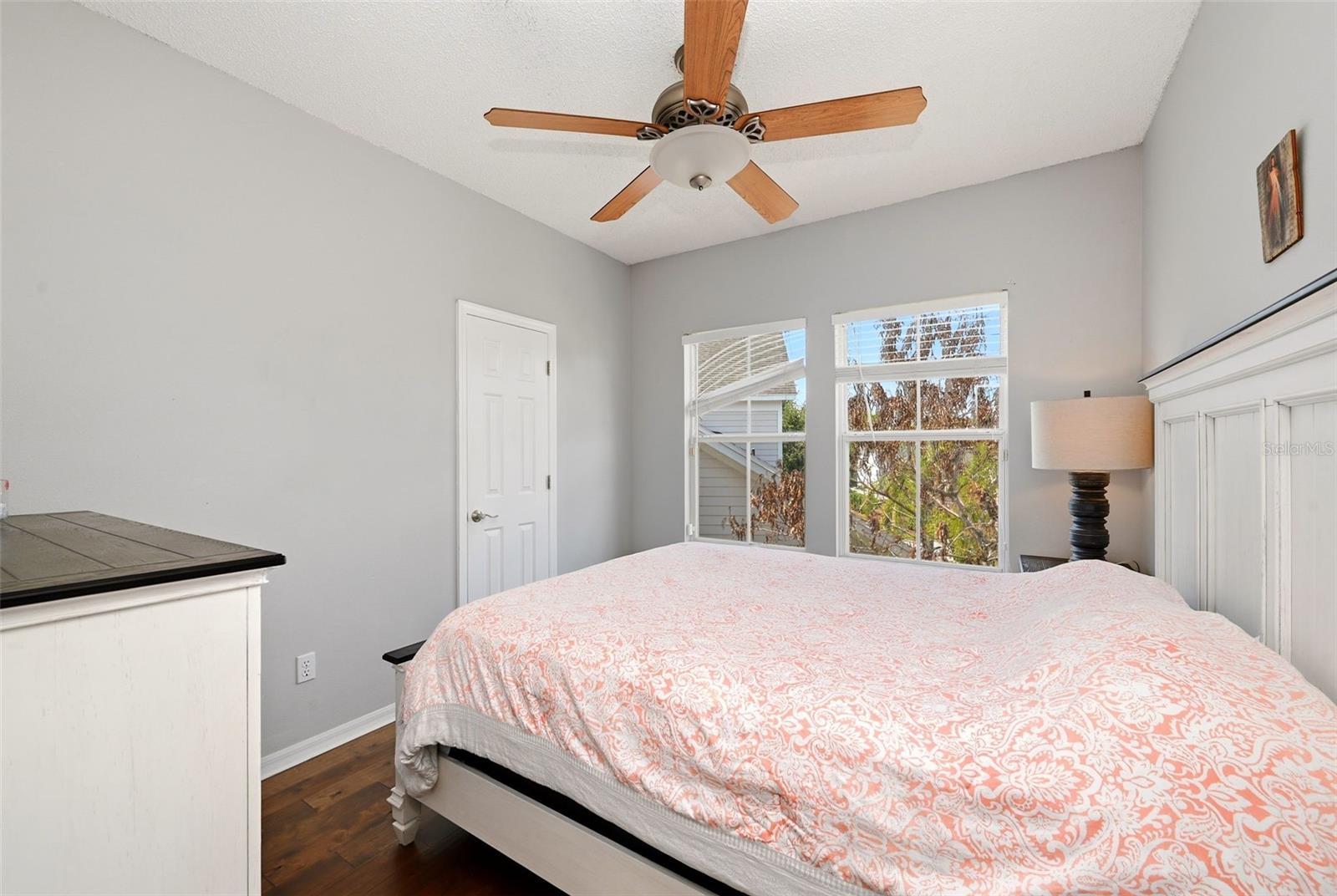 Image 31 of 51 For 103 Grinnell Place