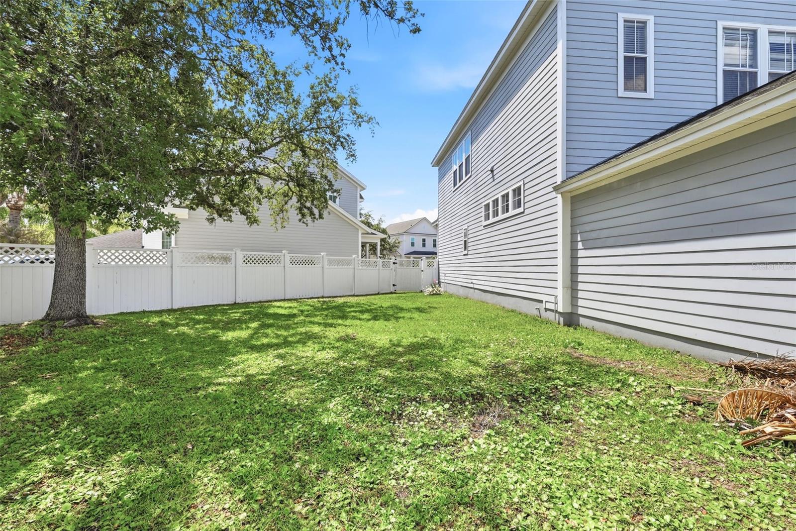 Image 39 of 51 For 103 Grinnell Place