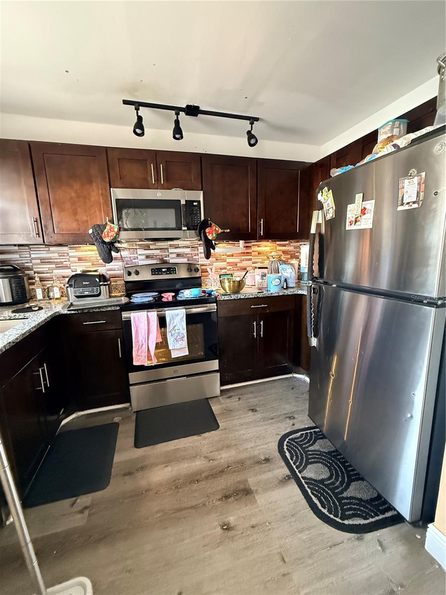 Image 2 of 9 For 1805 Michigan Avenue D