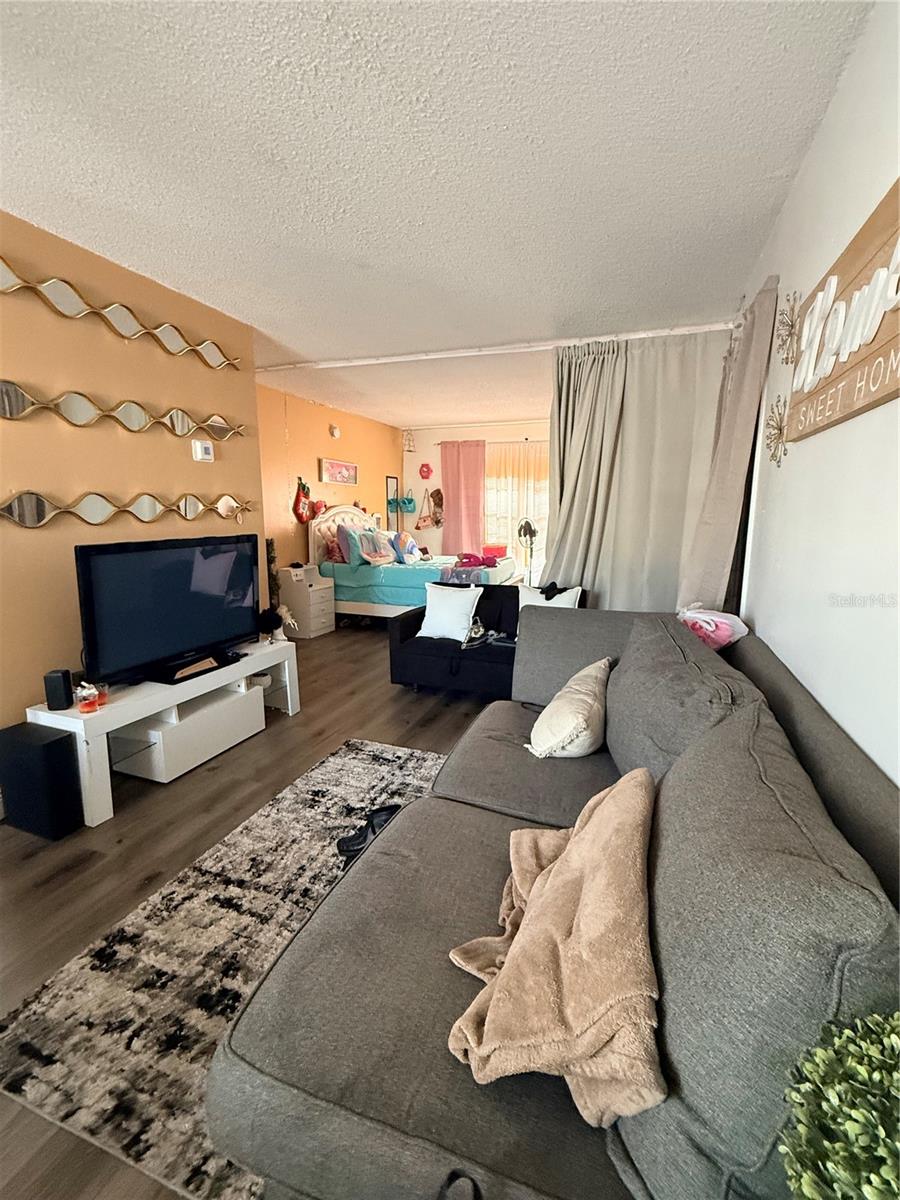 Image 5 of 9 For 1805 Michigan Avenue D