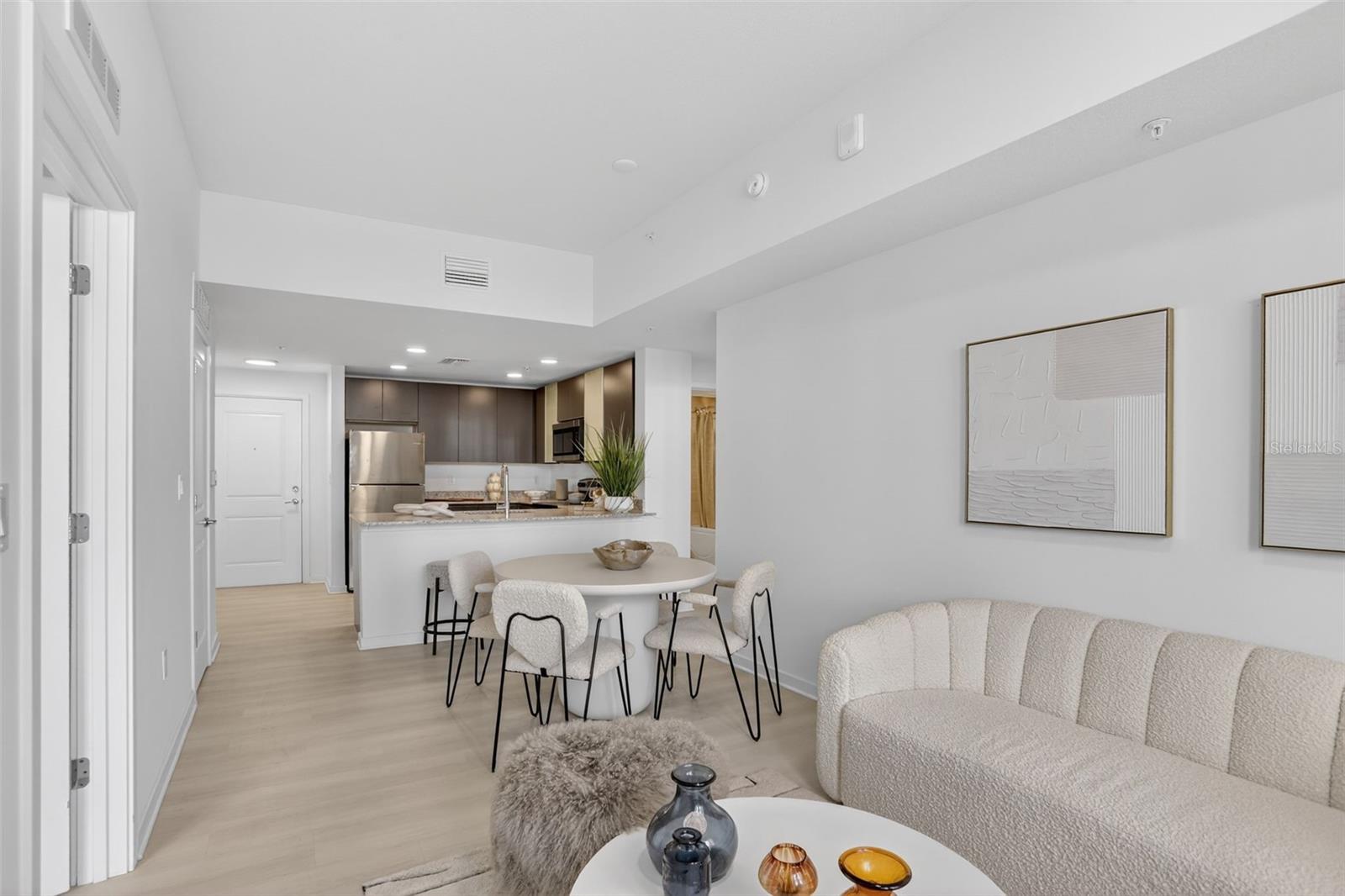 Image 4 of 13 For 5592 Pga Boulevard 213