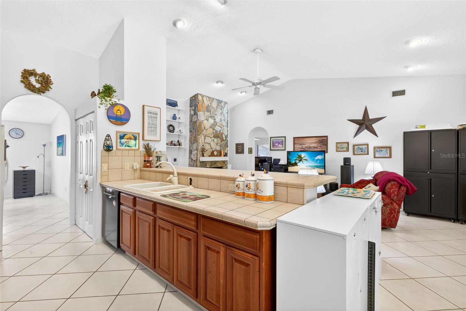 Image 13 of 36 For 5035 Barrowe Drive