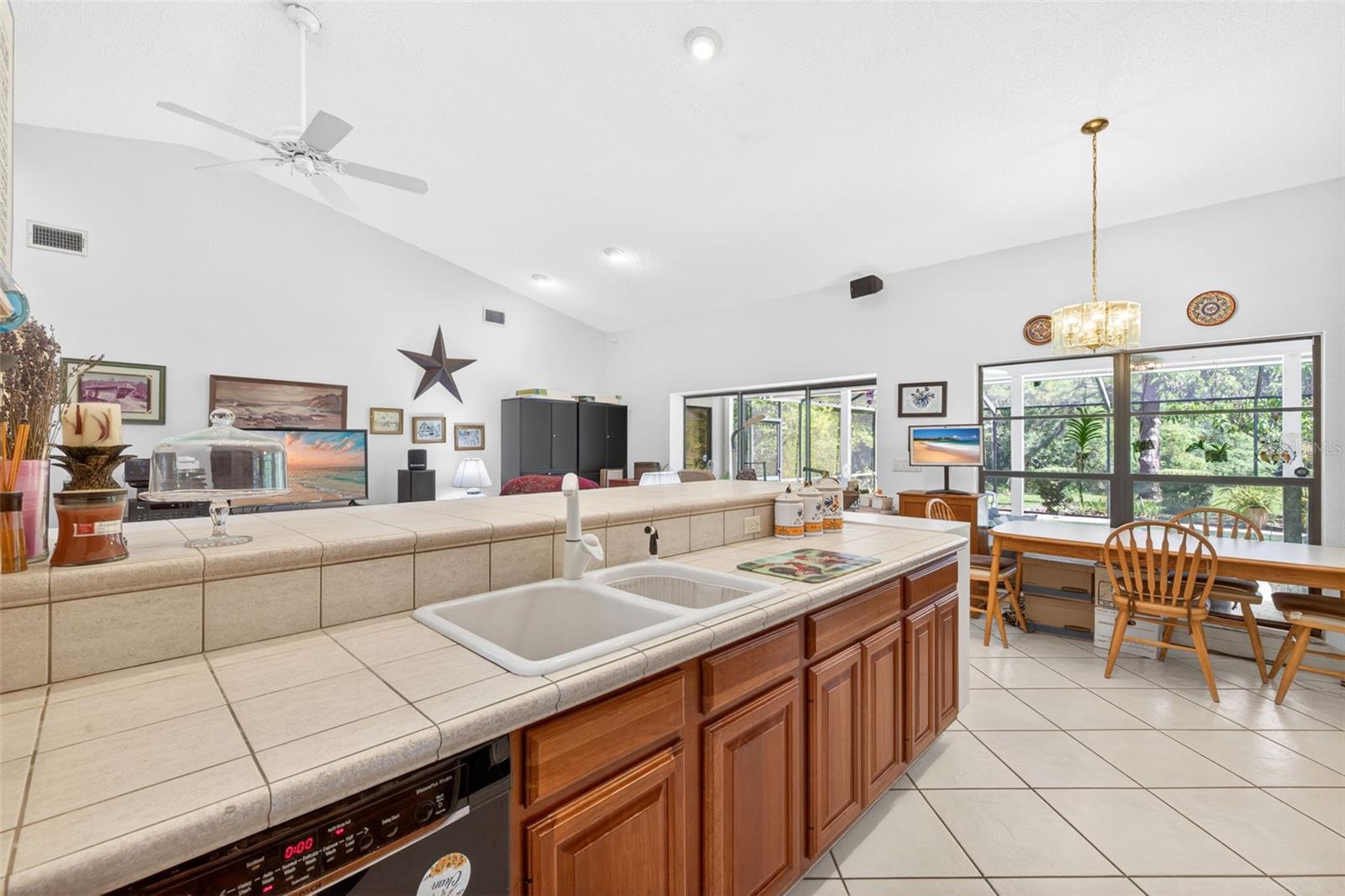 Image 14 of 36 For 5035 Barrowe Drive