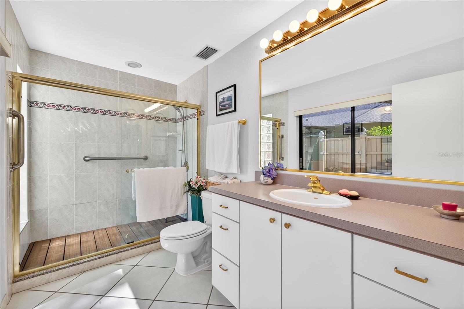 Image 19 of 36 For 5035 Barrowe Drive