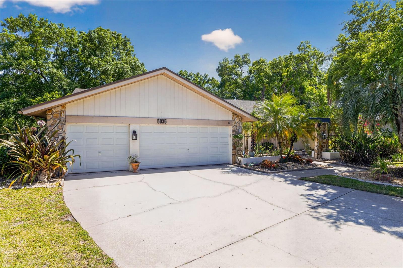 Image 2 of 36 For 5035 Barrowe Drive