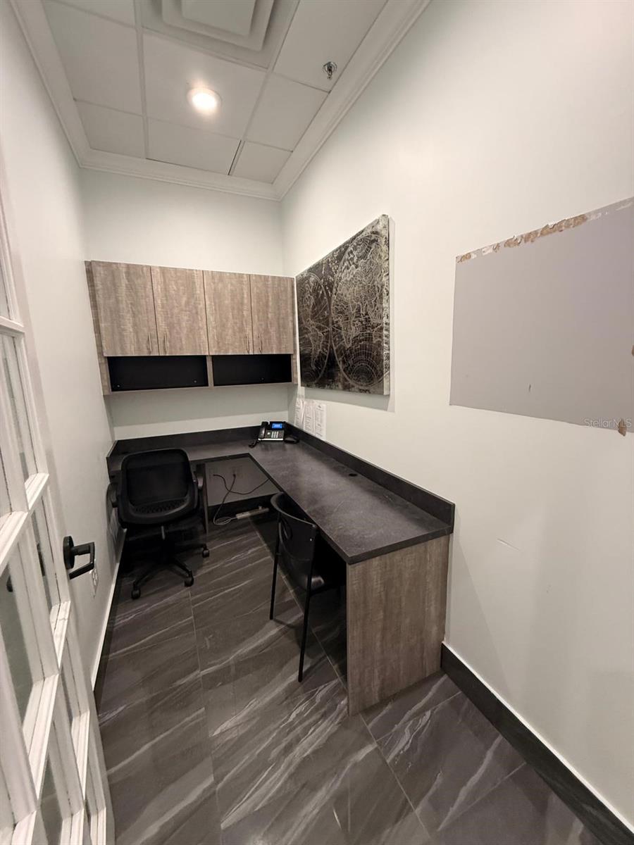 Image 3 of 8 For 7901 Kingspointe Parkway 19 #office