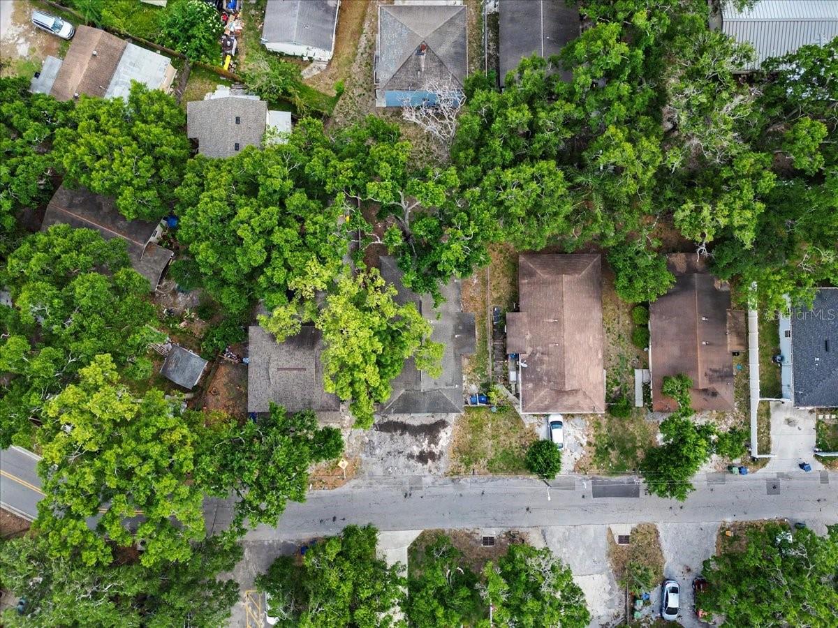 Listing photo id 21 for 1723 Idell Street