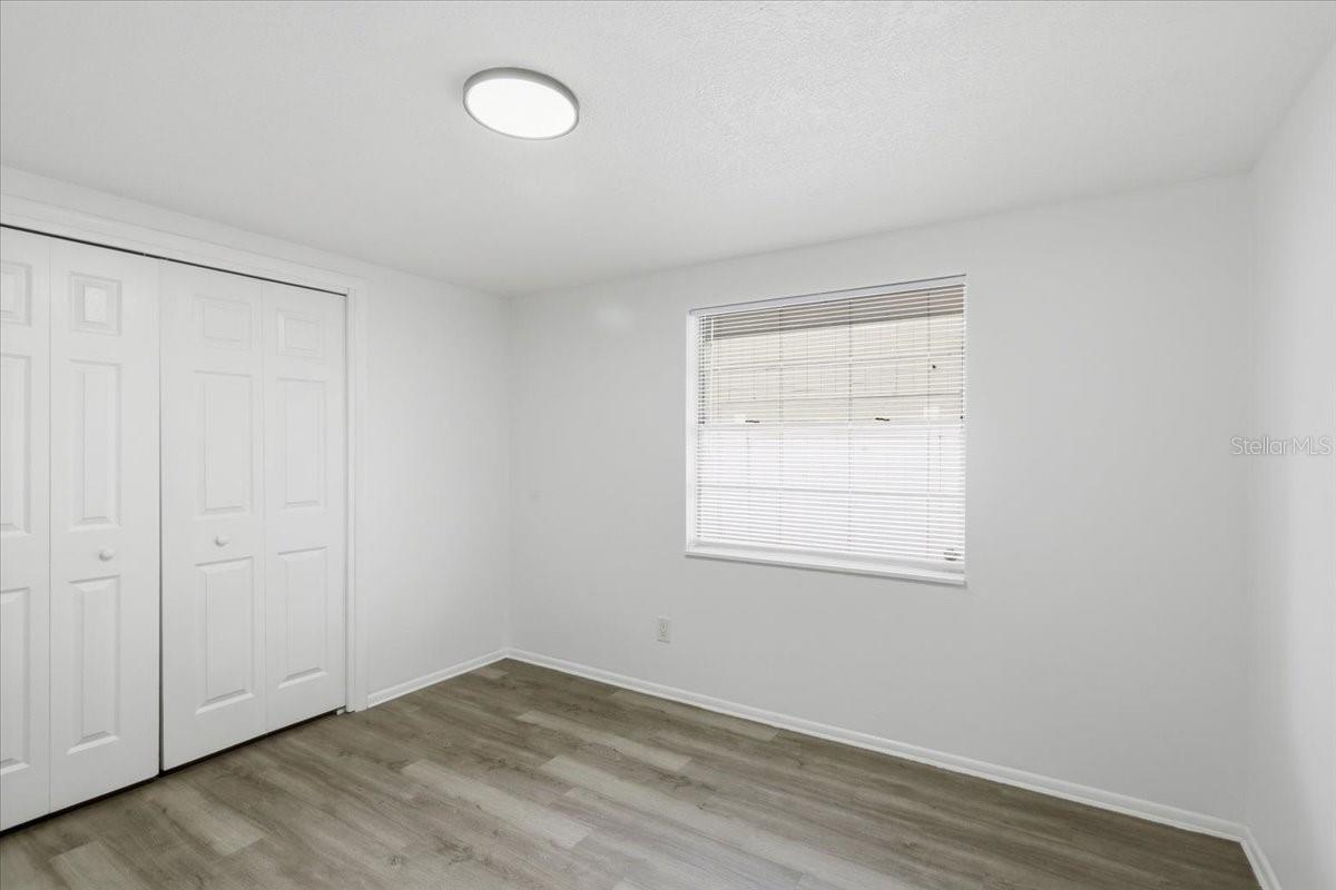 Listing photo id 31 for 1723 Idell Street