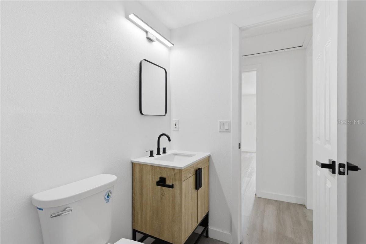 Listing photo id 33 for 1723 Idell Street