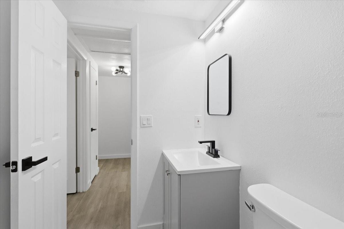 Listing photo id 54 for 1723 Idell Street