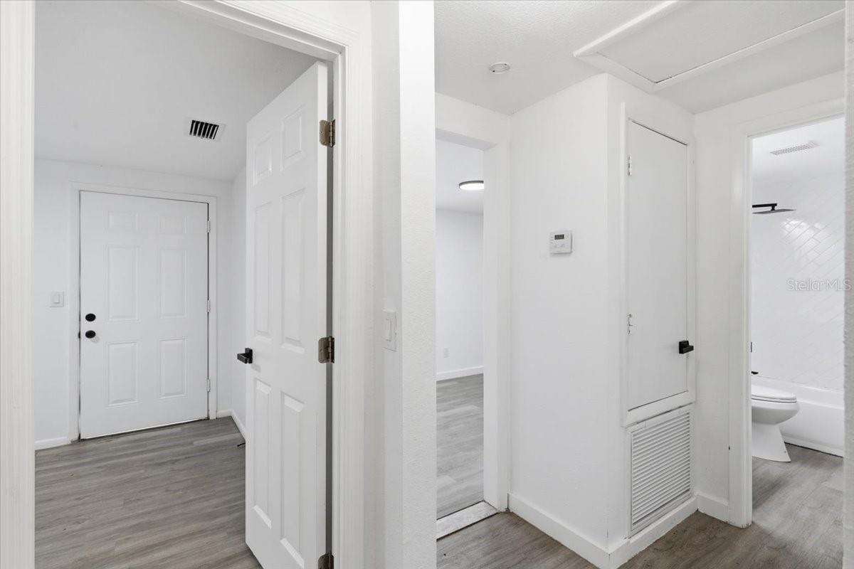 Listing photo id 59 for 1723 Idell Street