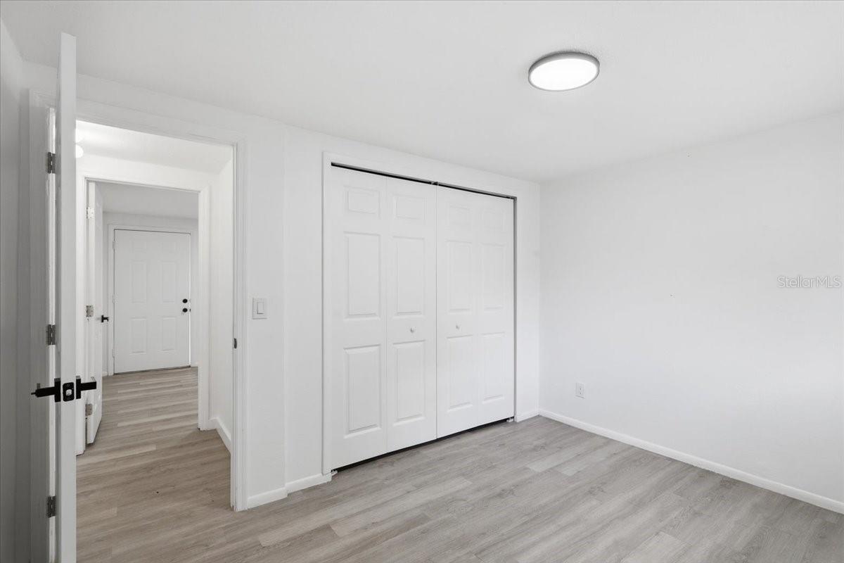 Listing photo id 63 for 1723 Idell Street