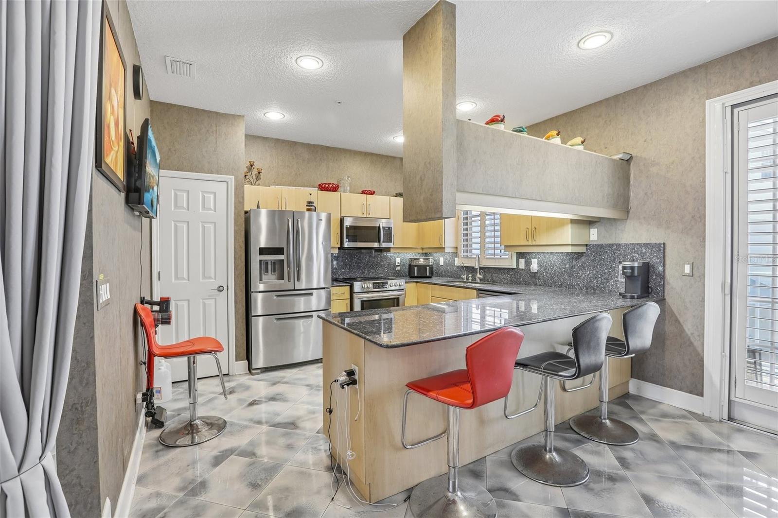 Image 12 of 47 For 113 Yacht Club Circle