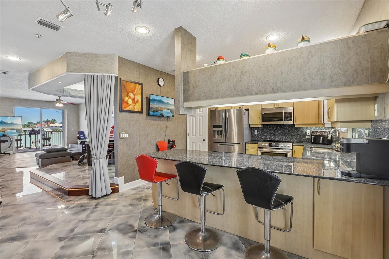 Image 15 of 47 For 113 Yacht Club Circle