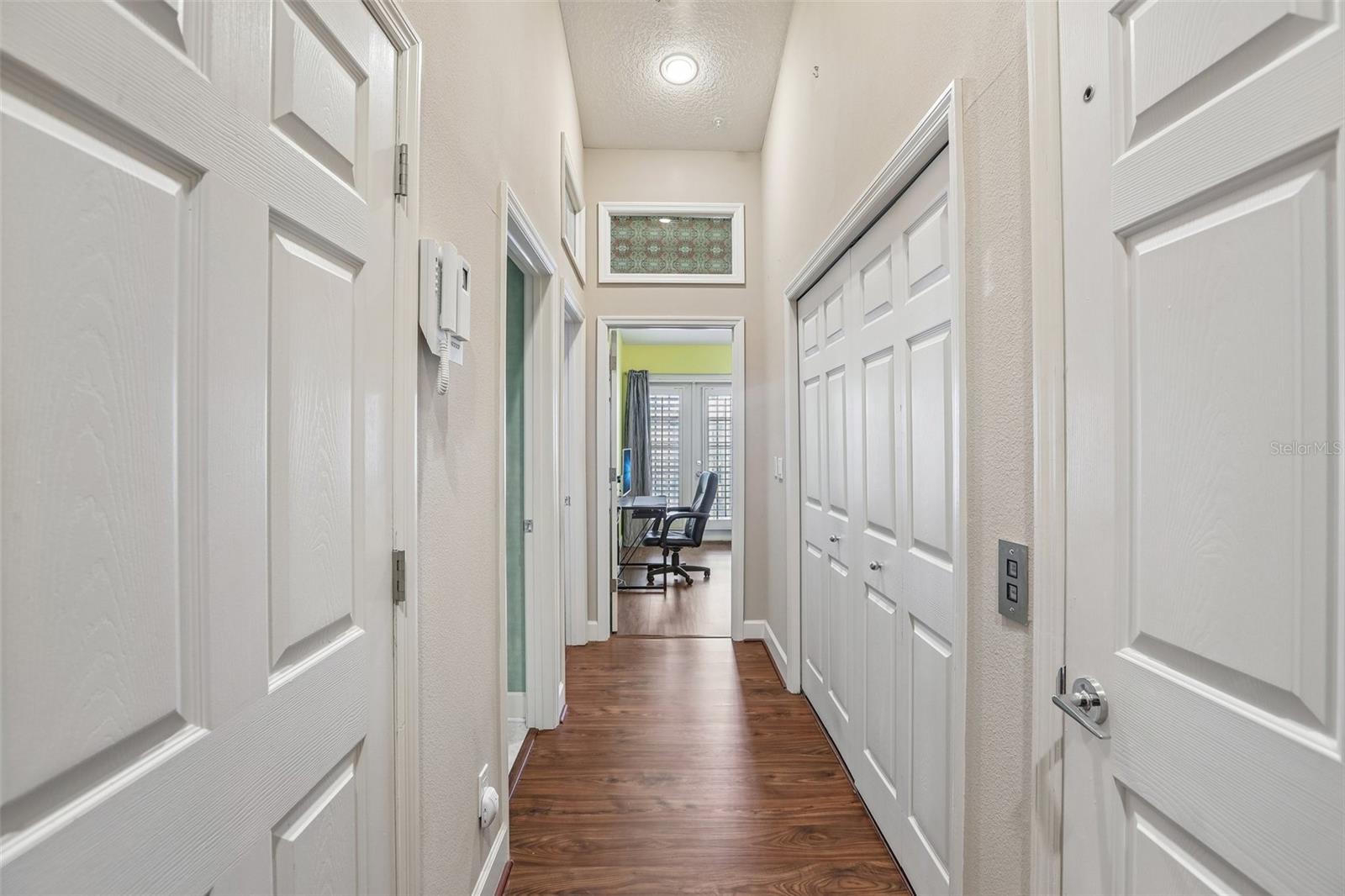 Image 17 of 47 For 113 Yacht Club Circle