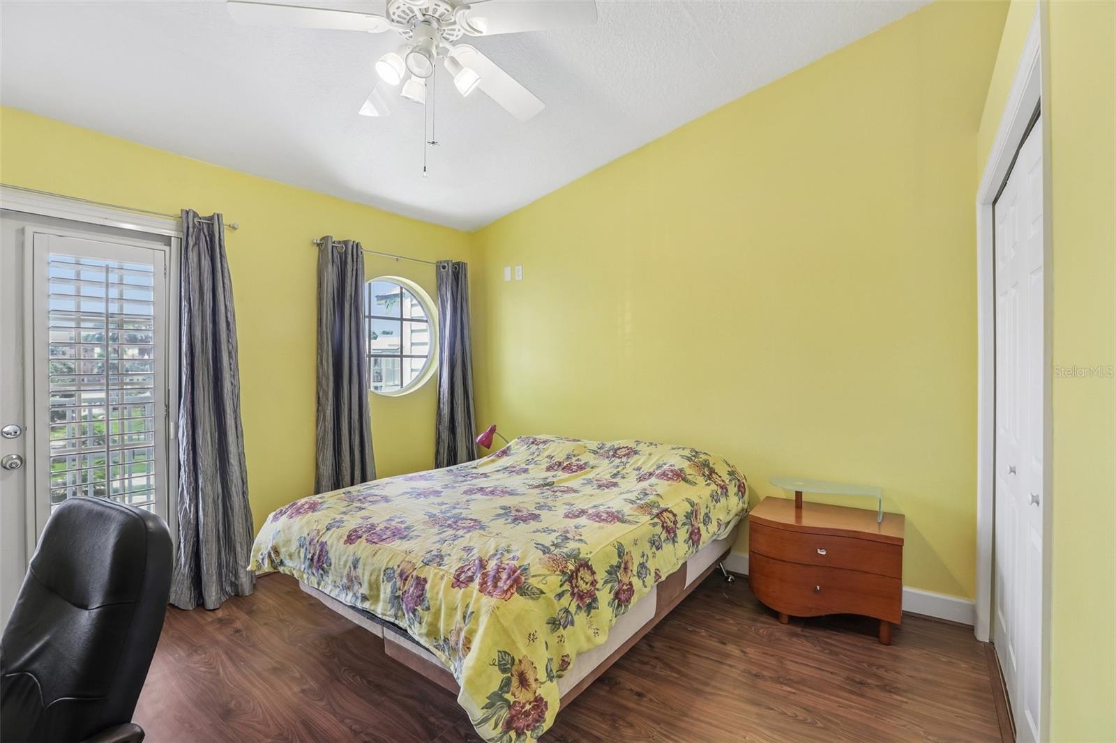 Image 20 of 47 For 113 Yacht Club Circle