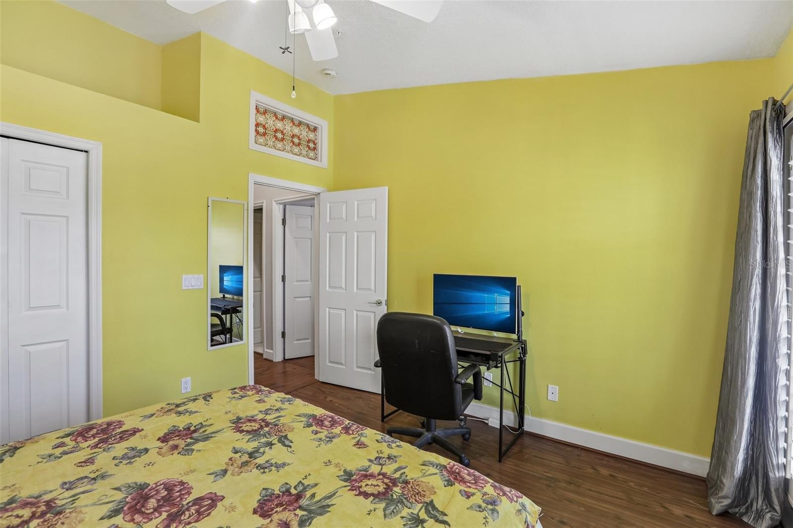 Image 21 of 47 For 113 Yacht Club Circle