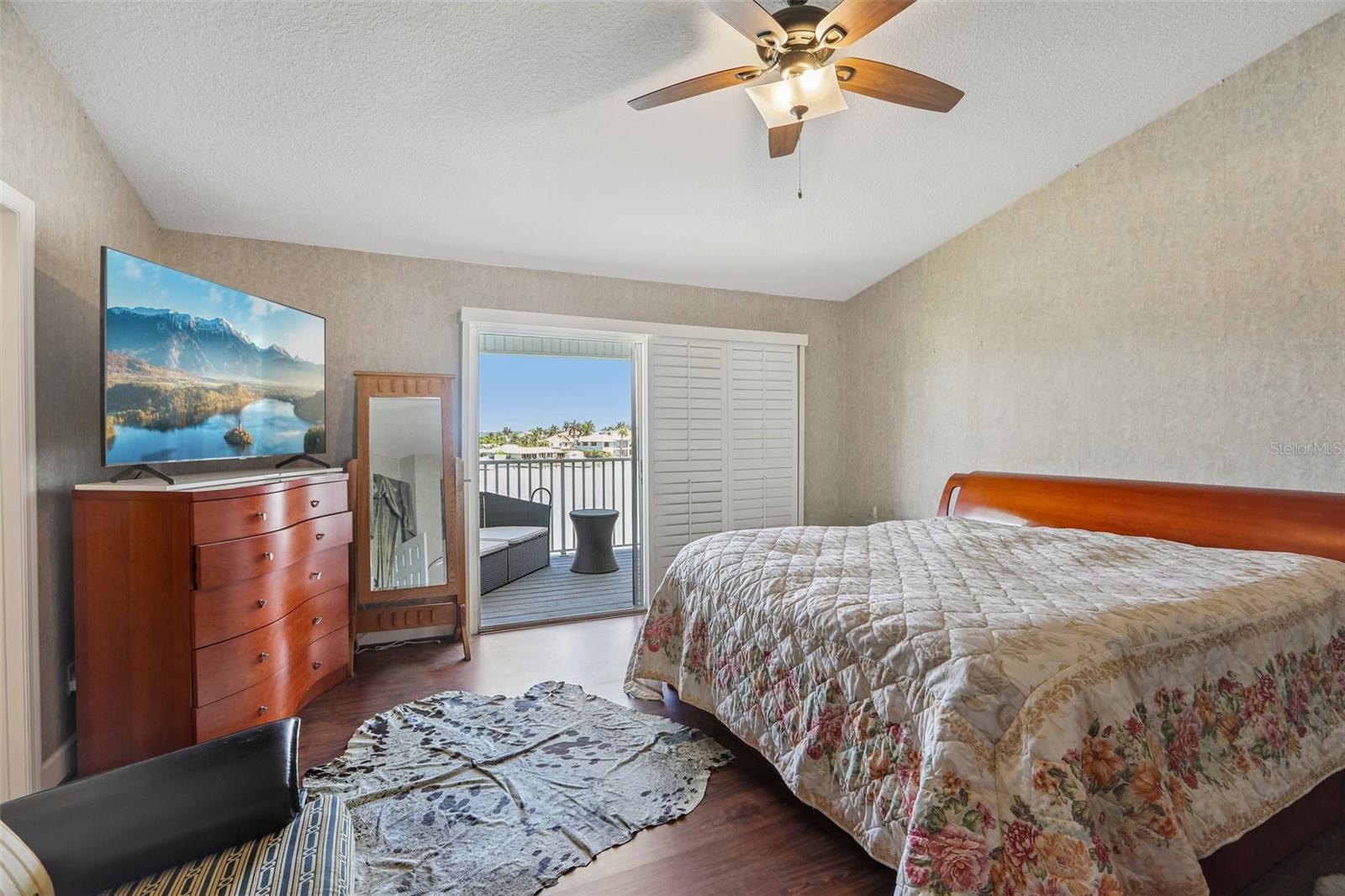 Image 24 of 47 For 113 Yacht Club Circle