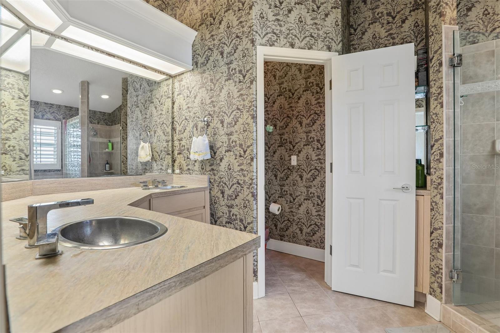 Image 27 of 47 For 113 Yacht Club Circle