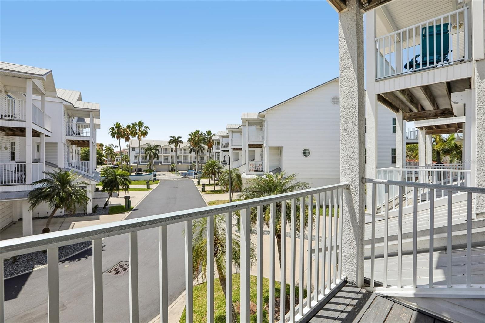 Image 36 of 47 For 113 Yacht Club Circle